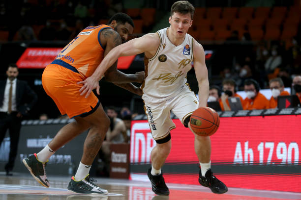 他们战胜强 他们战胜强