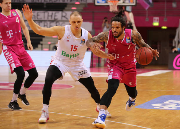 亚国脚的身 亚国脚的身