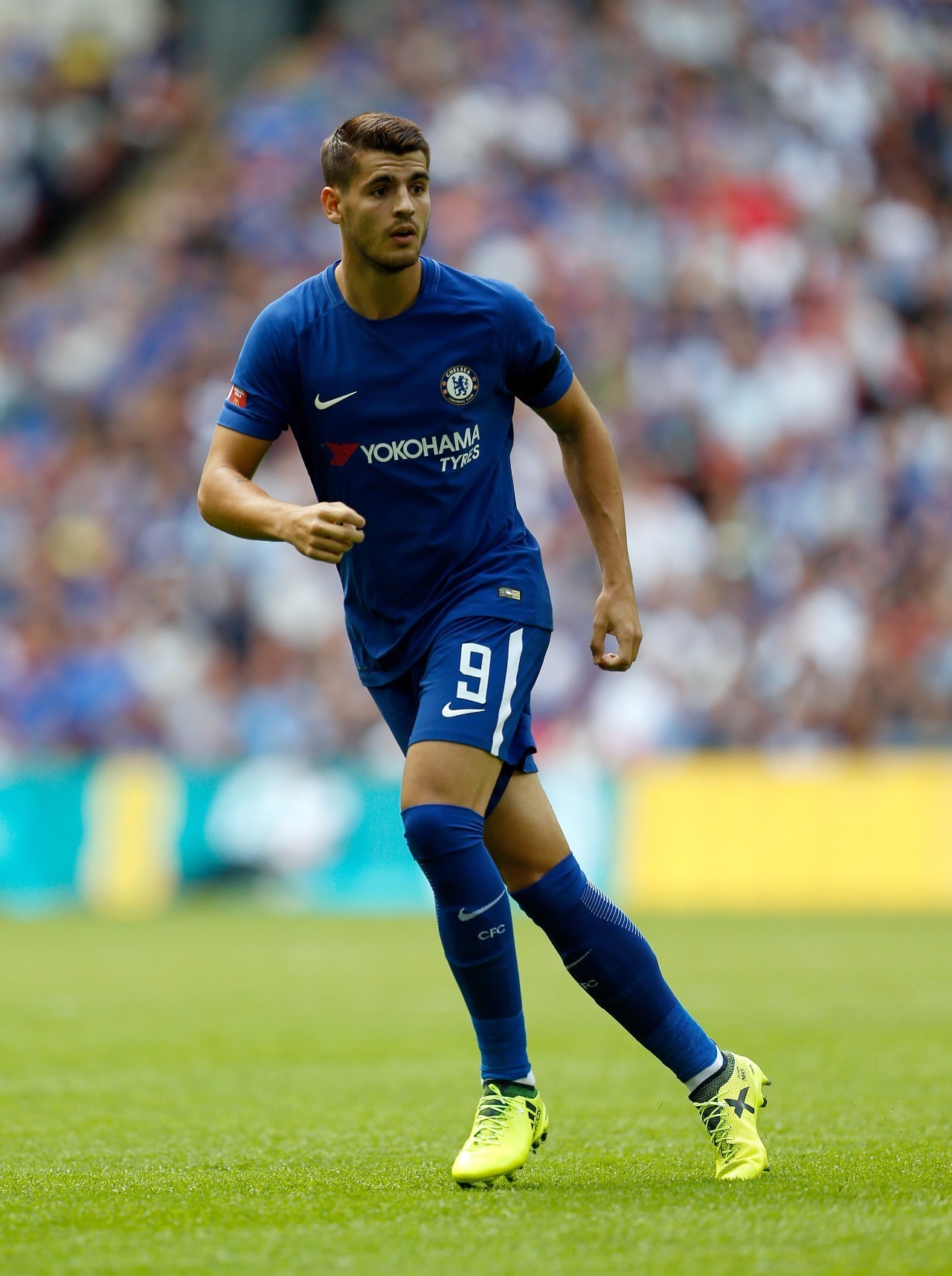 及运营费用 及运营费用